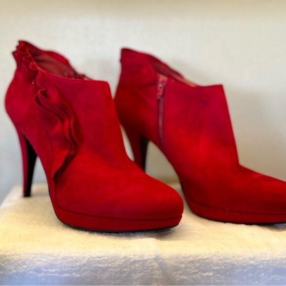 Impo Red Ruffled Heels - Picture 8 of 9